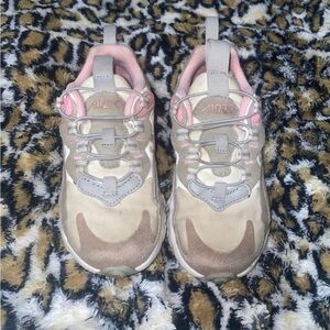 Nike Pink & White Suede Drawstring Sneakers For Little Girls Size 11C